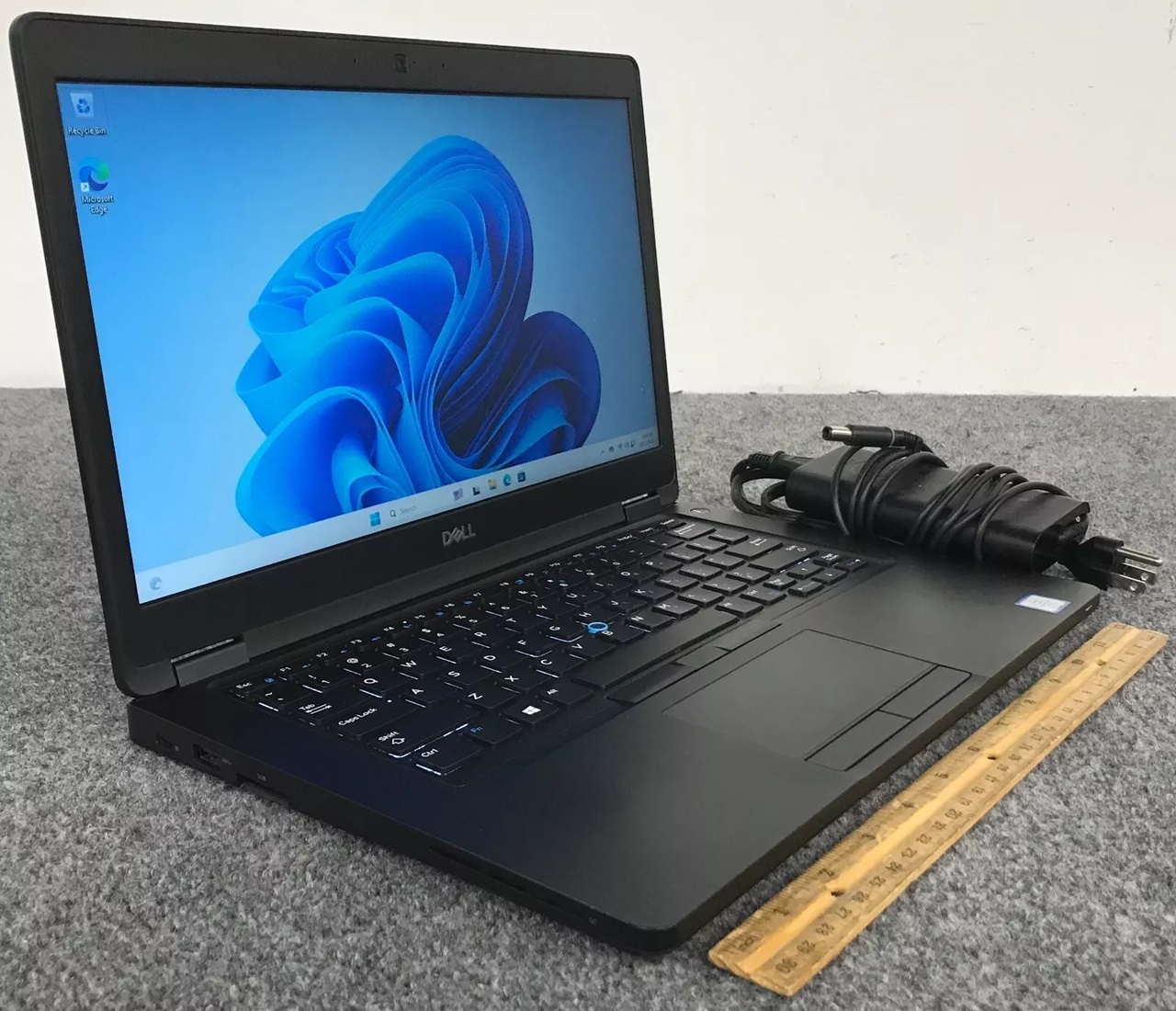 computadoras y laptops - Laptop Dell core i5 8va 8gb ddr4 256ssd 0