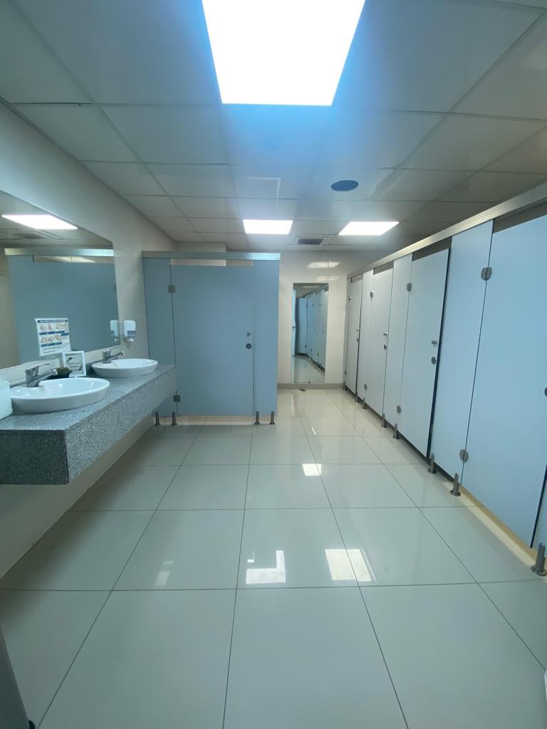 oficinas y locales comerciales - Local de oficinas  ideal para call center en El Millon, Av 27 de febrero. 8