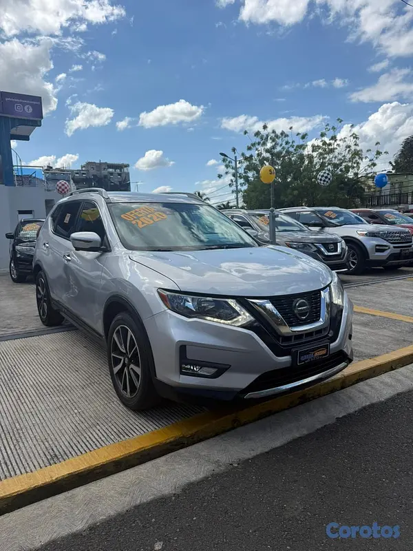 jeepetas y camionetas - Nissan Rogue SL 2020 4