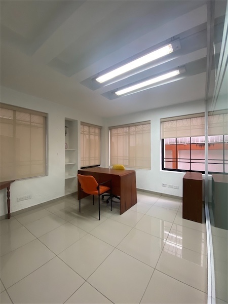 oficinas y locales comerciales - De oportunidad primer nivel Evaristo morales 6