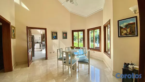 casas - Vendo Imponente Mansión en Cuesta Hermosa II, 5 HABS., 1,000 Mts.2, Patio, Pisci 3