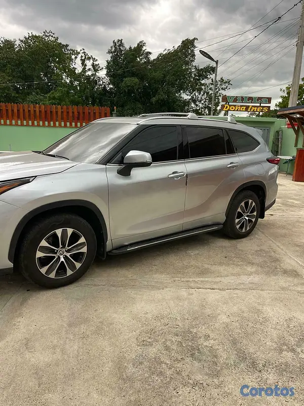 jeepetas y camionetas - Toyota higlander xle 2021 10