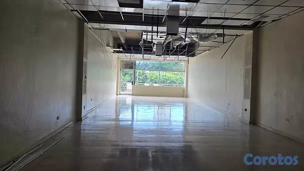 oficinas y locales comerciales - Rómulo Betancourt, Local para Tienda u Oficina – Alta visibilidad 4