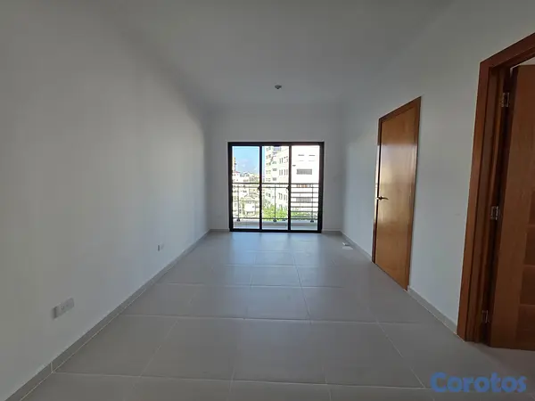 apartamentos - Alquiler apartamento vacio, ubicado en la mejor zo 10