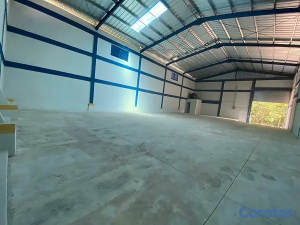 oficinas y locales comerciales - Alquilo Nave 660 mts Km 16 ½ Aut. Duarte           2