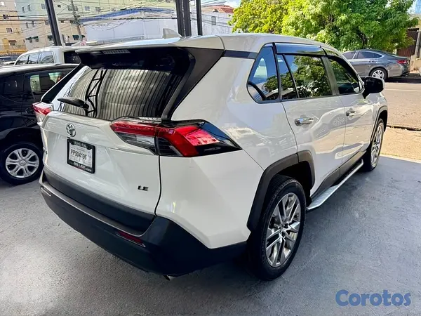 jeepetas y camionetas - Toyota RAV4 2023 LE plus  3