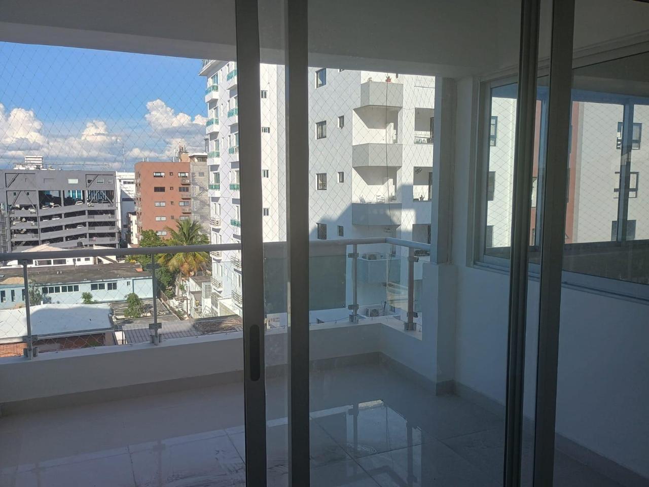 apartamentos - Apto 3 Habs.  en  LA TORRE MONARCA,  EL VERGEL, 6to PISO, 160 Mts.2, REBAJADA 9