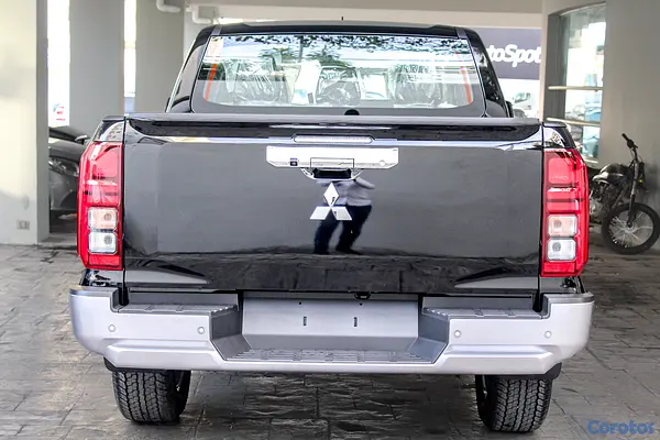 camiones y vehiculos pesados - Mitsubishi L 200 2026 9