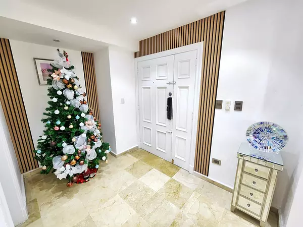 apartamentos - ¡¡Apartamento DE OPORTUNIDAD!! En Naco, Con terraza USD$265,000

- 227mt2. 6