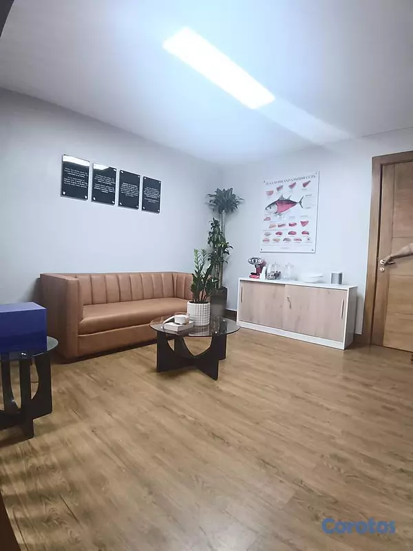 oficinas y locales comerciales - Moderno Local en Ensanche Paraiso 5