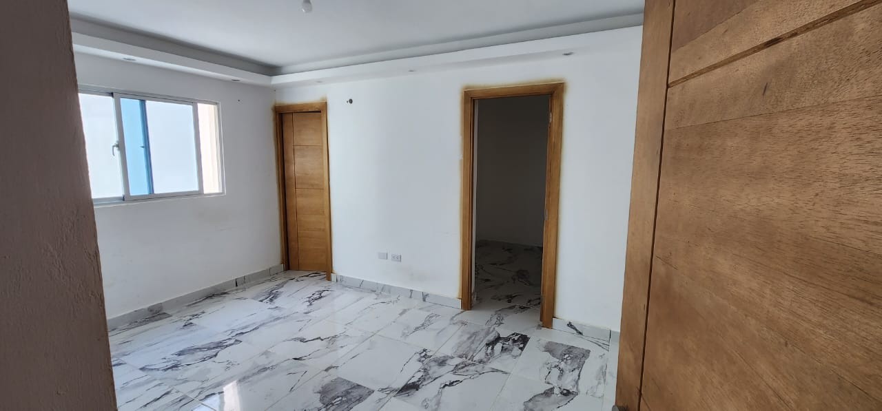 apartamentos - Apartamento Segundo Piso con Terraza, Corales del Sur. VENDIDO 7