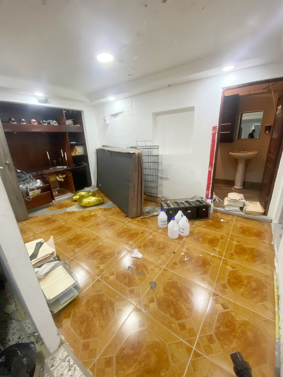 oficinas y locales comerciales - Local céntrico en Primer nivel 7