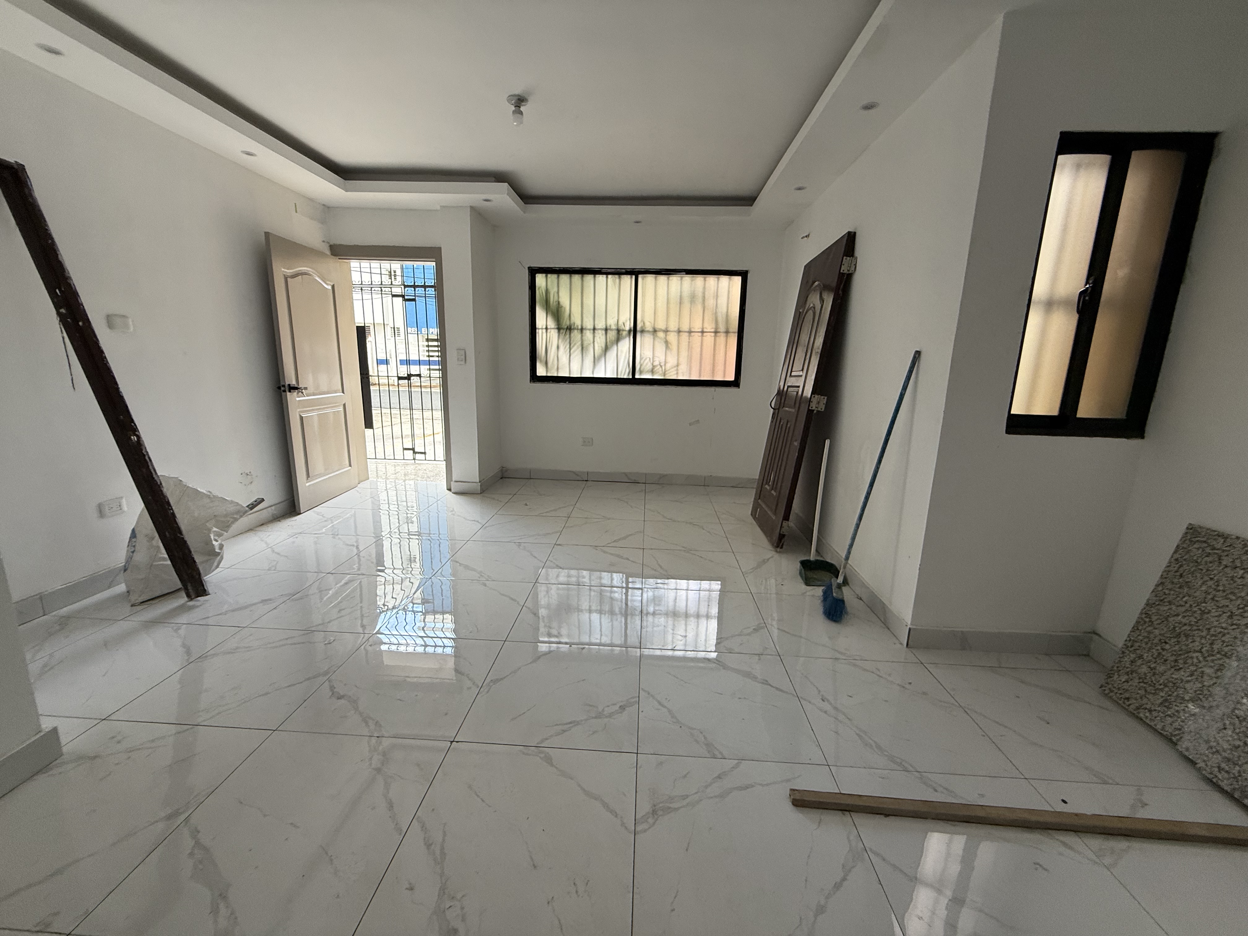 apartamentos - Vendo independencia klm 7 primer nivel 70 mtrs una 6