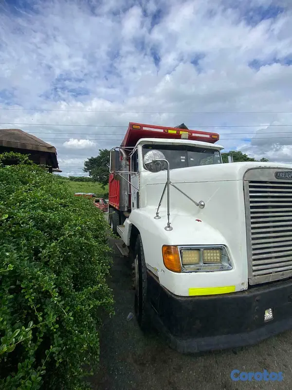camiones y vehiculos pesados - CAMION FREIGHTLINER 4