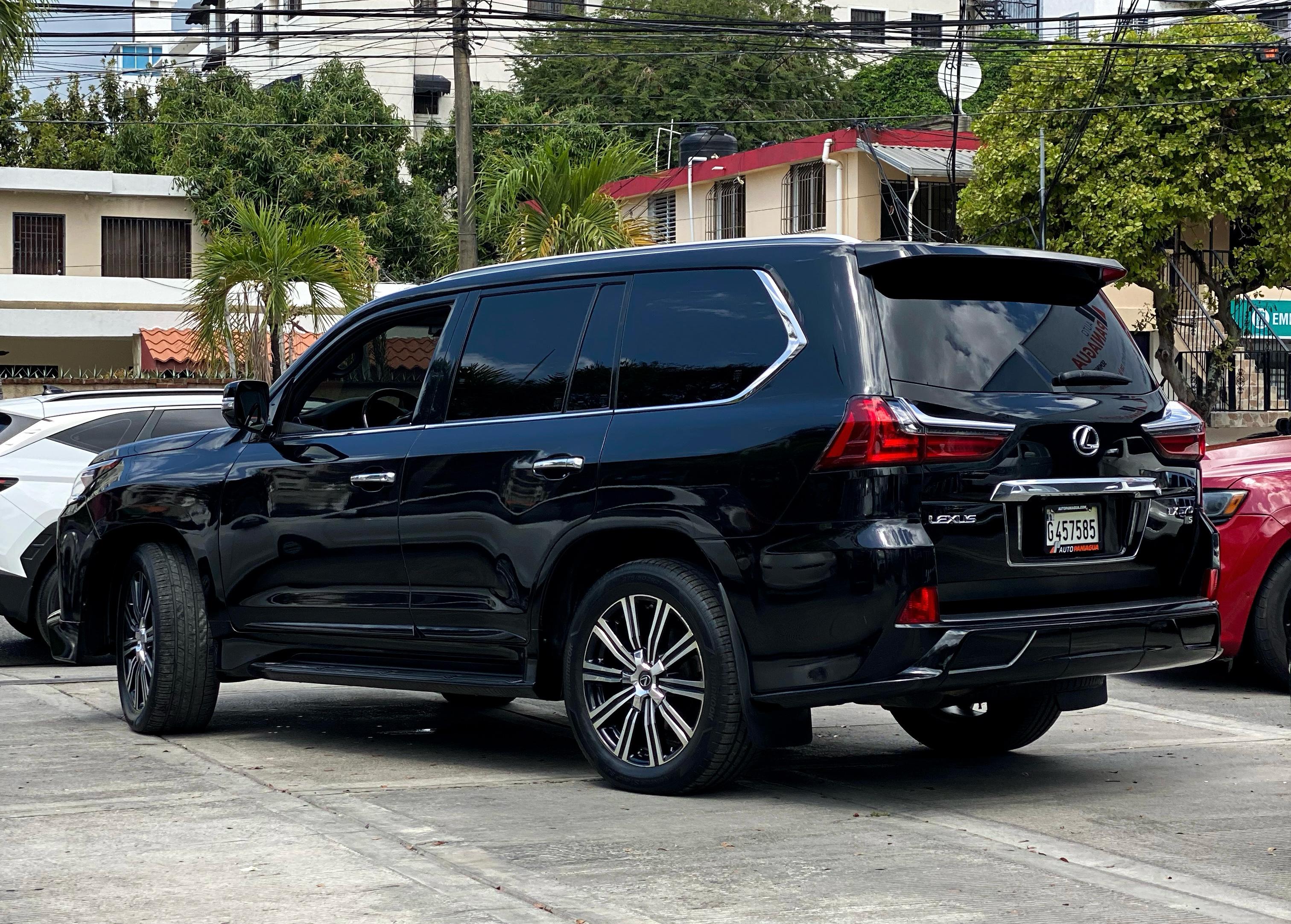 jeepetas y camionetas - Lexus LX570 Sport 2019  FINANCIAMIENTO DISPONIBLE 2