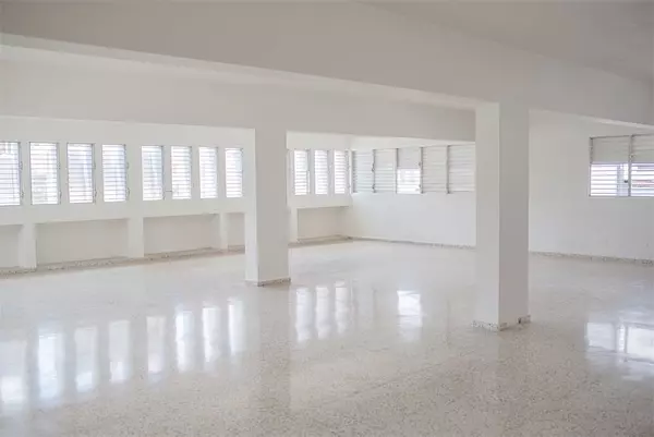 oficinas y locales comerciales - Local en evaristo morales  8