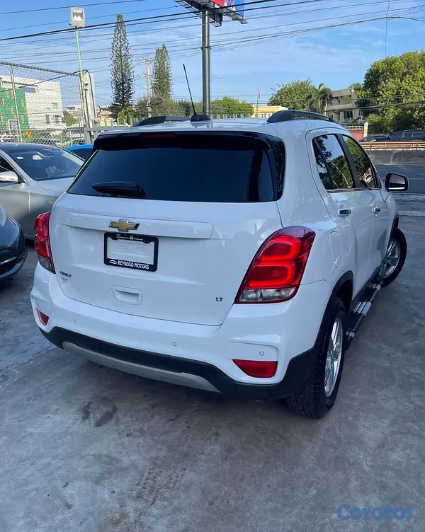 jeepetas y camionetas - CHEVROLET TRAX LT 2019 4