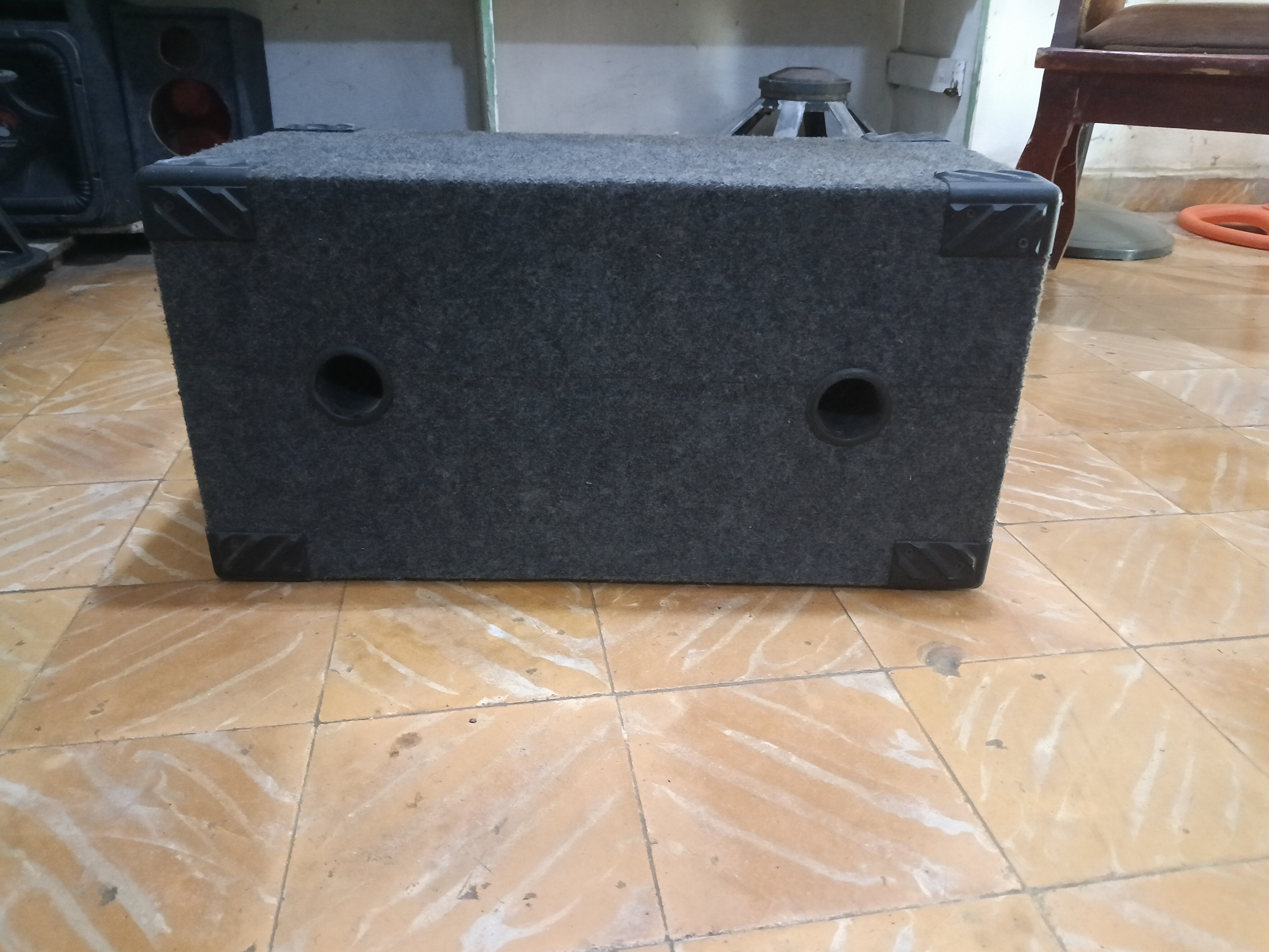 otros electronicos - Cajón de bajo de 10  0