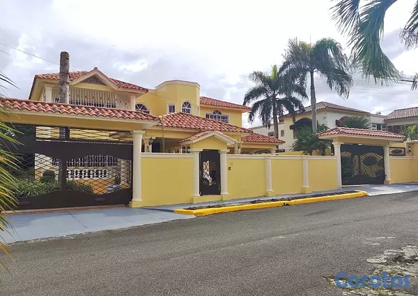 casas - Vendo Amplia Casa en Alameda, Santo Domingo  2