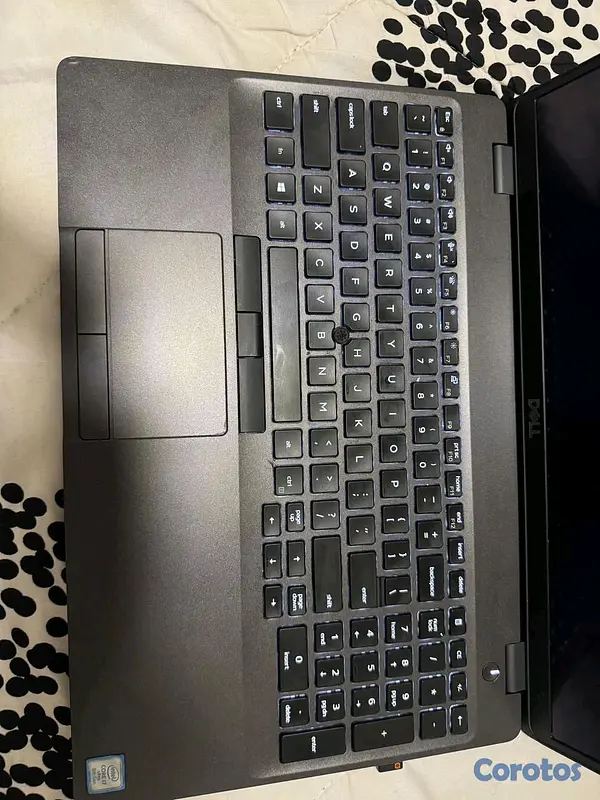 computadoras y laptops - Se vende lapto Dell Latitude 5500 i5 8va Generación (Pantalla Táctil)  4