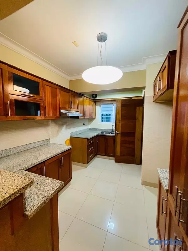 apartamentos - Vendo renacimiento tercer nivel tres habitaciones balcón dos baños dos parqueos  6