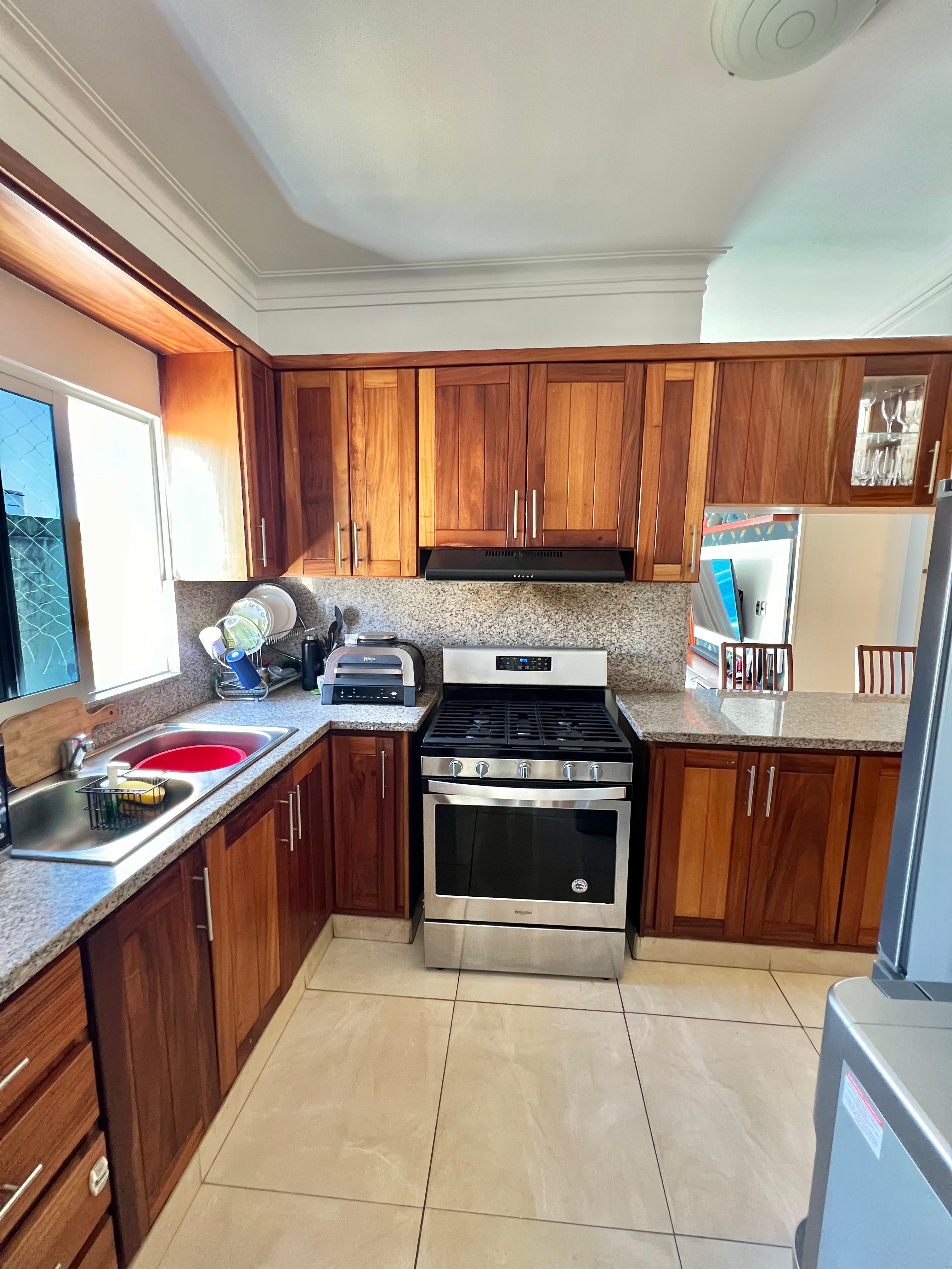 apartamentos - Vendo millón piso 4 tres hab con baño dos parqueos 0