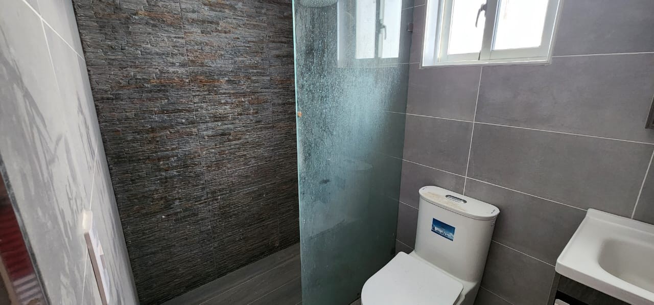apartamentos - Apartamento Segundo Piso con Terraza, Corales del Sur. VENDIDO 8