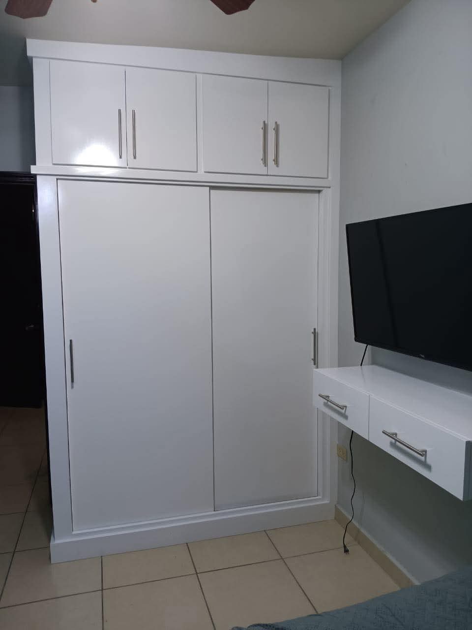 muebles y colchones - Closet con puertas corrediza 