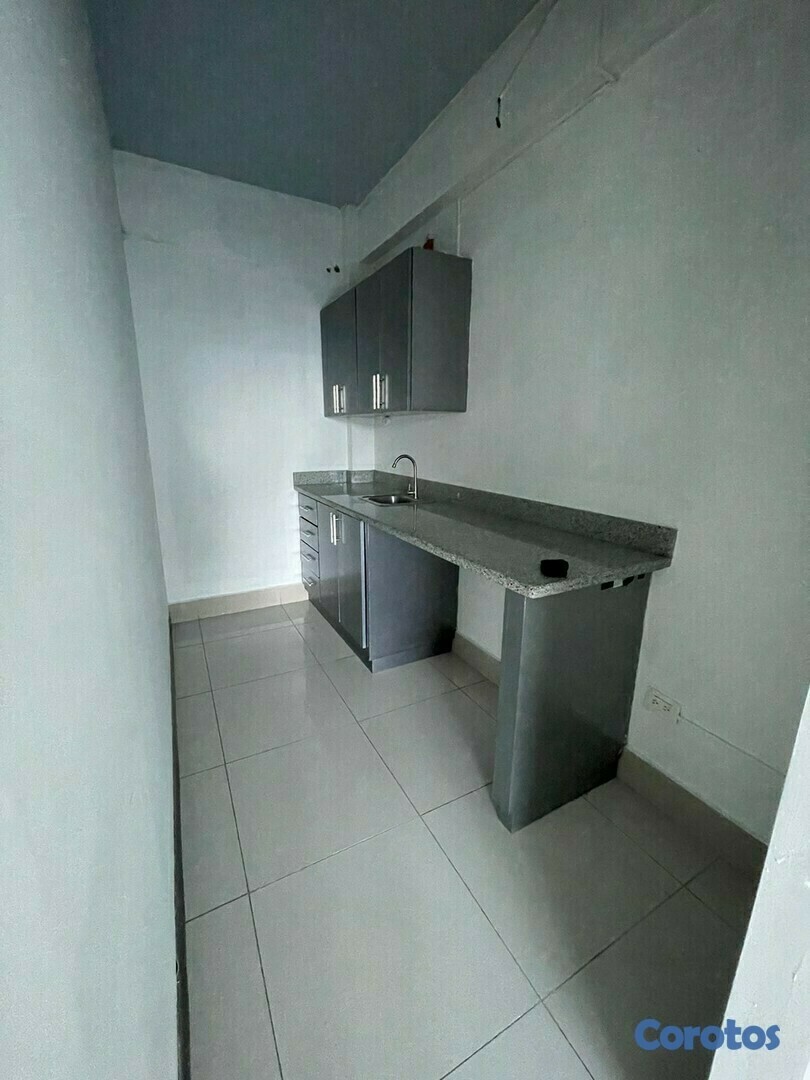 oficinas y locales comerciales - Alquilo Local En Los Prados Con Excelente Ubicación CÓDIGO: PD09

 6