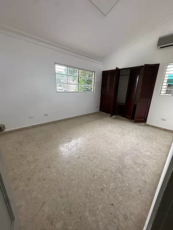 casas - Se Alquila Casa – La Castellana 9