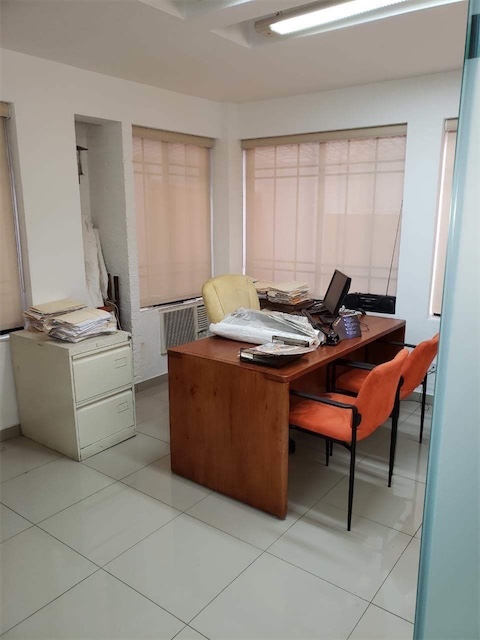 oficinas y locales comerciales - De oportunidad primer nivel Evaristo morales 8