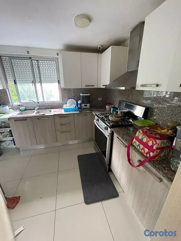 apartamentos - vendo Evaristo Morales piso 4 tres habitaciones con su baño 3 parqueos balcón  4