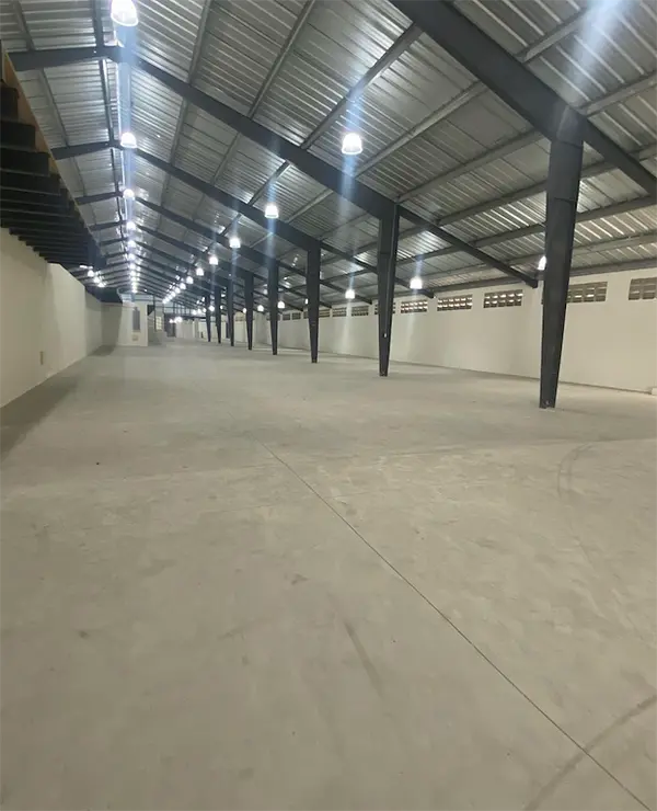 oficinas y locales comerciales - Nave en Engome 3200 m 4