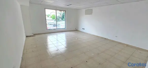 oficinas y locales comerciales - locale para oficinas en plaza comercial  2