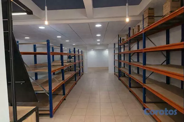 oficinas y locales comerciales - Amplio local comercial en alquiler los prados 2