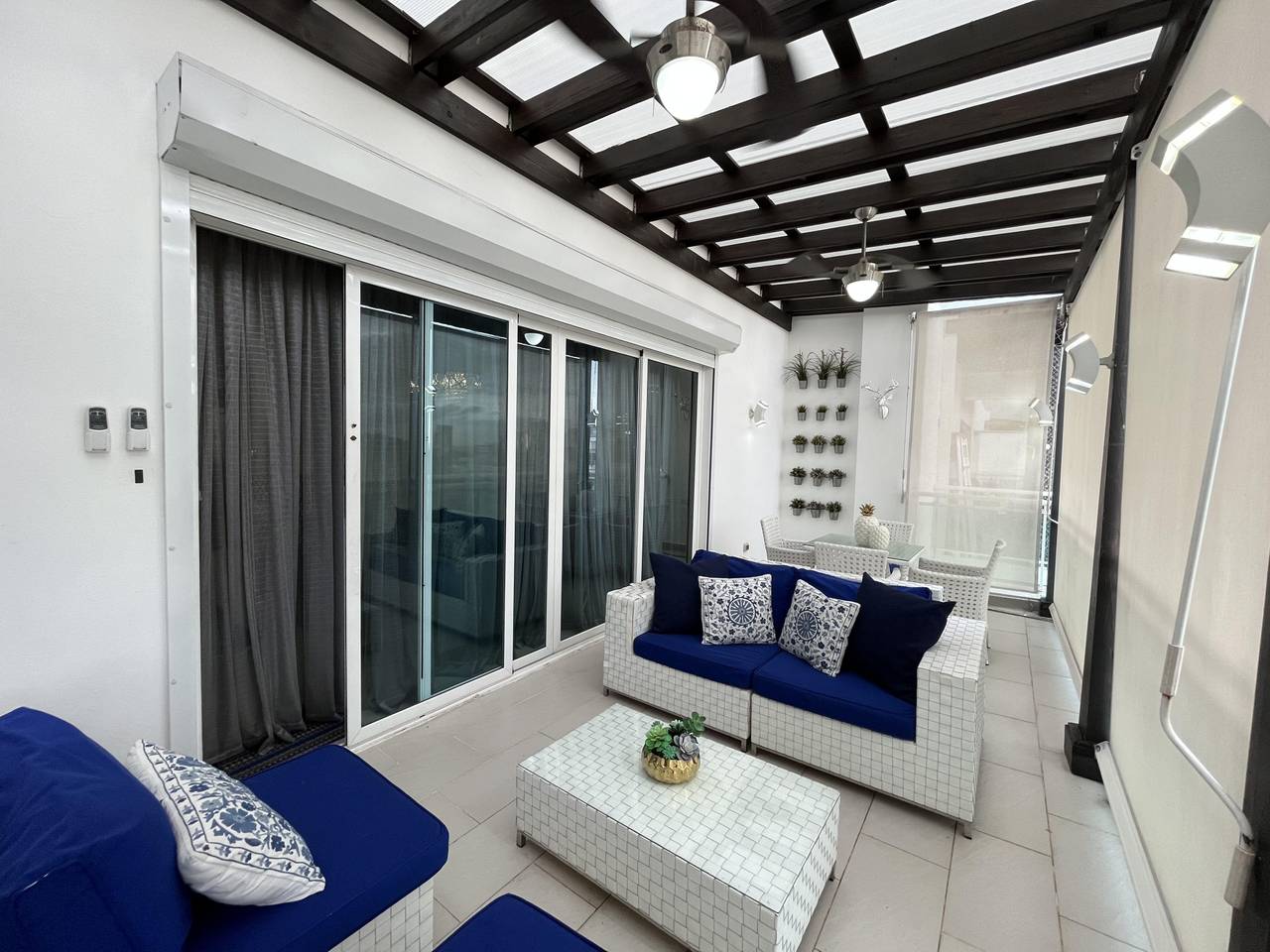 apartamentos - Apt amueblado en Evaristo Morales 3 Hab y terraza 1