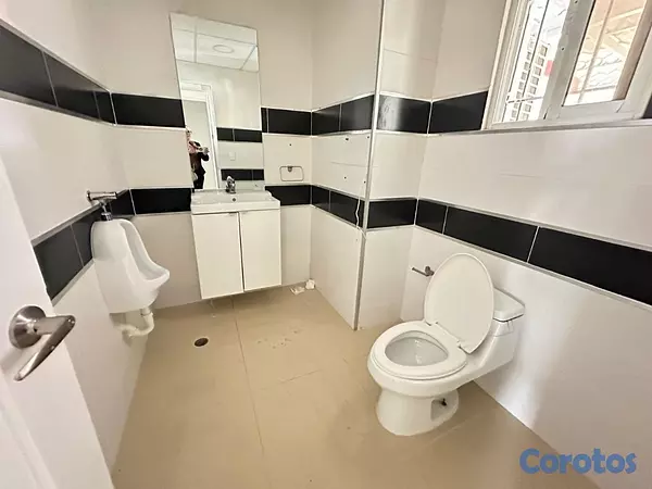 oficinas y locales comerciales - OFICINA TOTALMENTE REMODELADA EN BELLA VISTA 8
