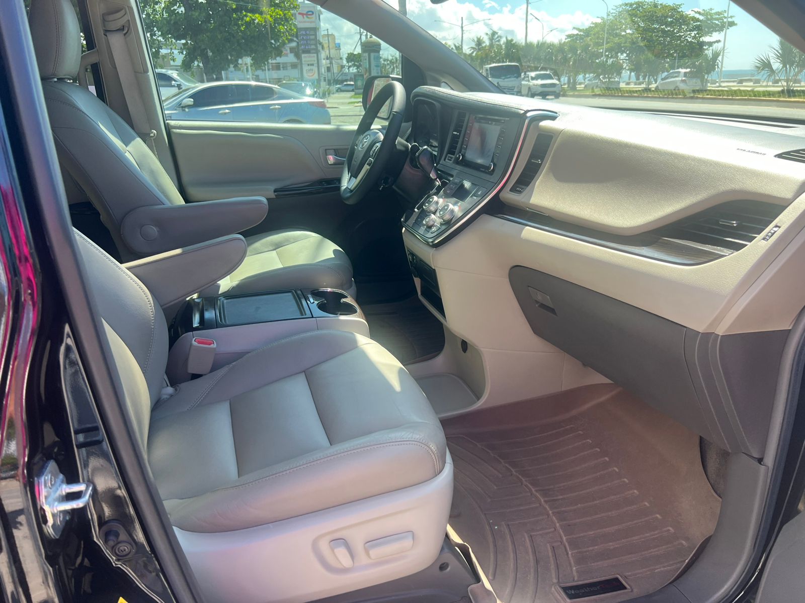 jeepetas y camionetas - Toyota Sienna XLE 2019 2