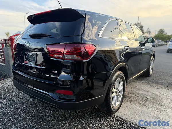 jeepetas y camionetas - Kia Sorento LX 2020 6