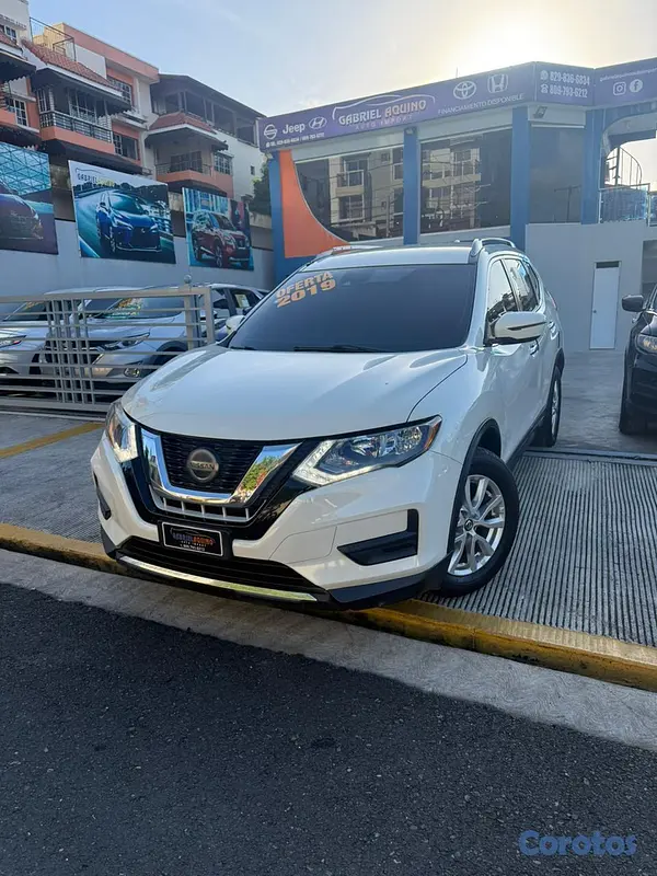 jeepetas y camionetas - Nissan Rogue SV 2019  8