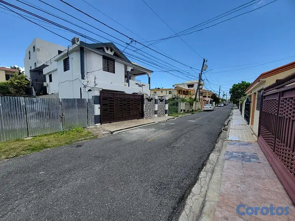 solares y terrenos - Terreno en excelente ubicación 2