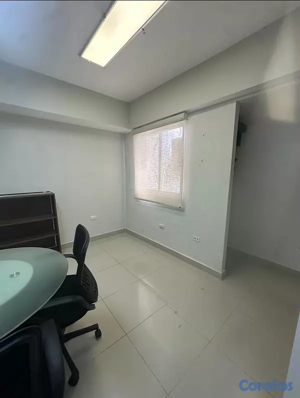 oficinas y locales comerciales - Local en Evaristo morales  5