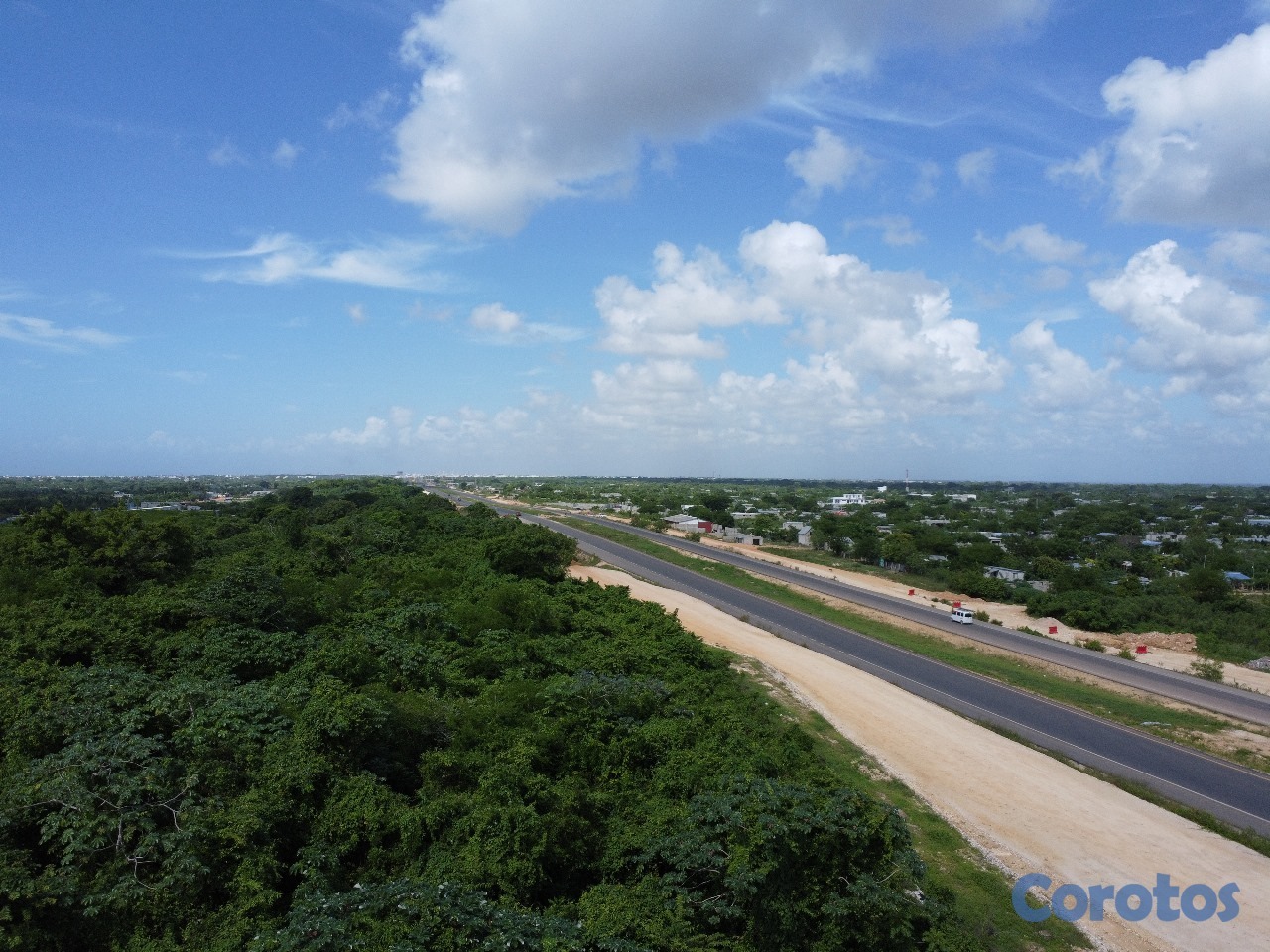 solares y terrenos - Solares financiados en la Avenida Ecológica, con titulo y calles asfaltadas 2