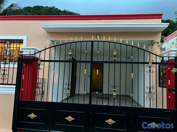 casas - casa amplia y preciosa en puerto plata  4