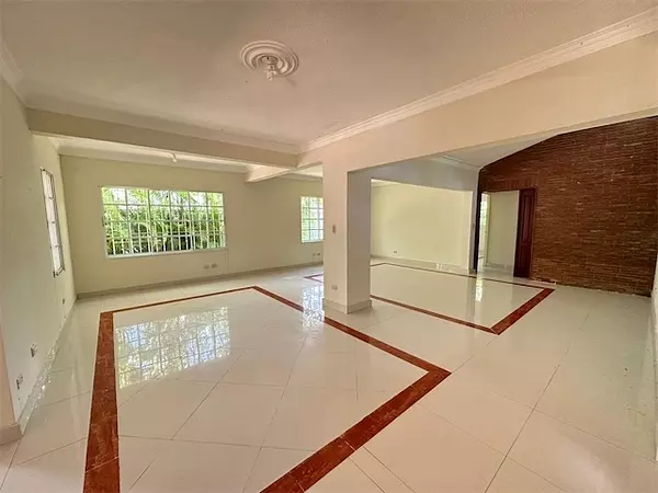 oficinas y locales comerciales - Excelente casa comercial 5