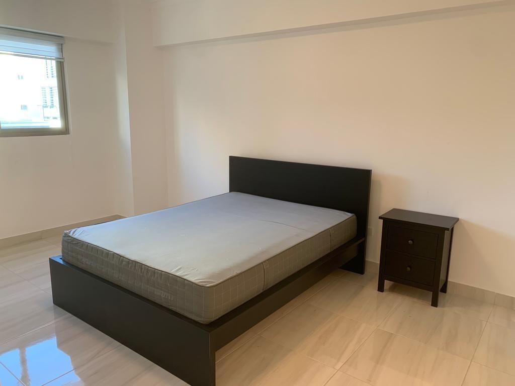 apartamentos - Apartamento amueblado en venta, 3 habitaciones c/baño, ascensor,, seguridad. 3