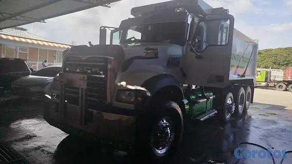 camiones y vehiculos pesados - MACK GRANITE 2012 6