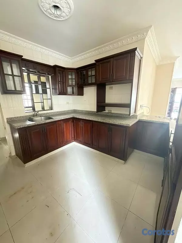 casas - vendo casa amplia de 3 habitaciones en vista hermosa  5