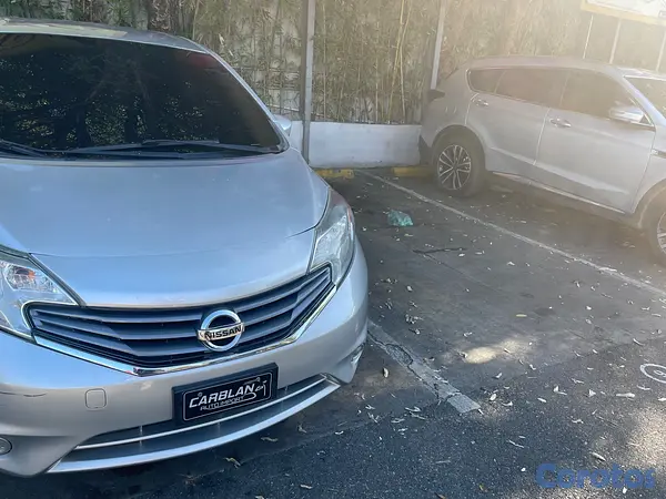carros - Nissan versa note  2