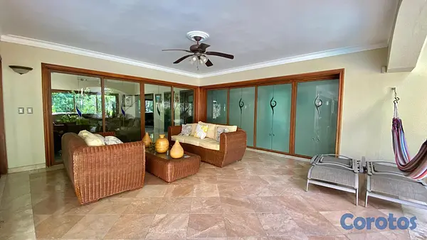 casas - Vendo Imponente Mansión en Cuesta Hermosa II, 5 HABS., 1,000 Mts.2, Patio, Pisci 4